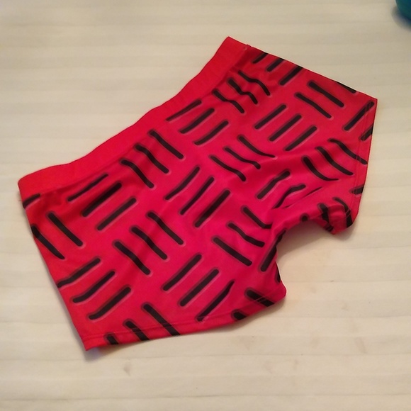 Stylish Swim Trunks - Picture 5 of 9